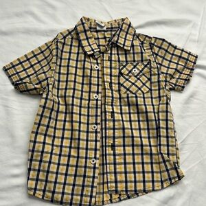 Short sleeve button down shirt